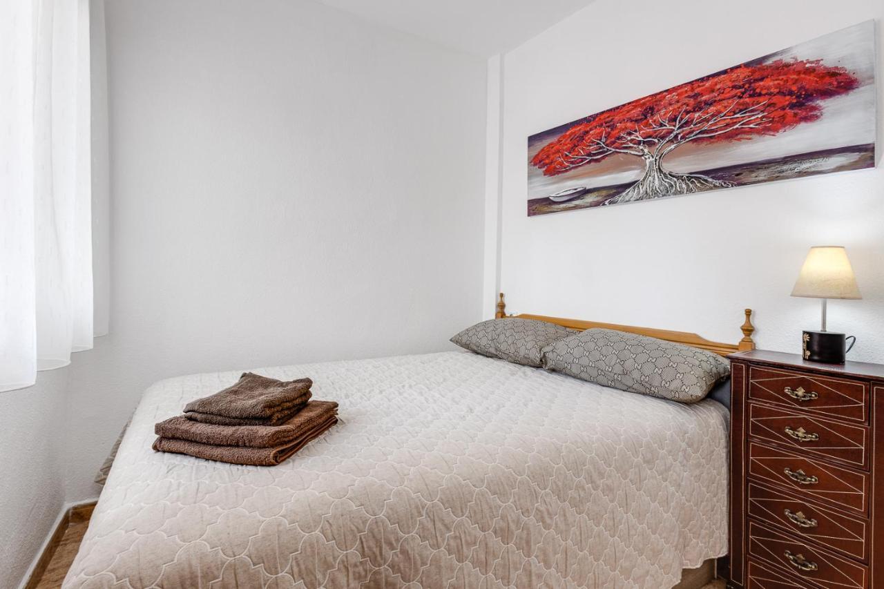 Apartment Caballero De Rodas Torrevieja Exterior photo