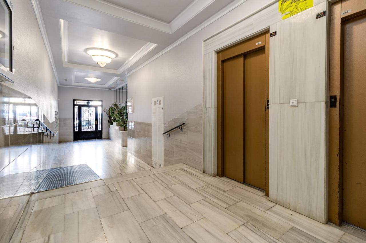 Apartment Caballero De Rodas Torrevieja Exterior photo